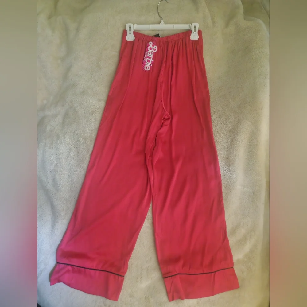 ZARA X BARBIE THE MOVIE WARNERBROS. SATIN EFFECT PANTs pink BNWT